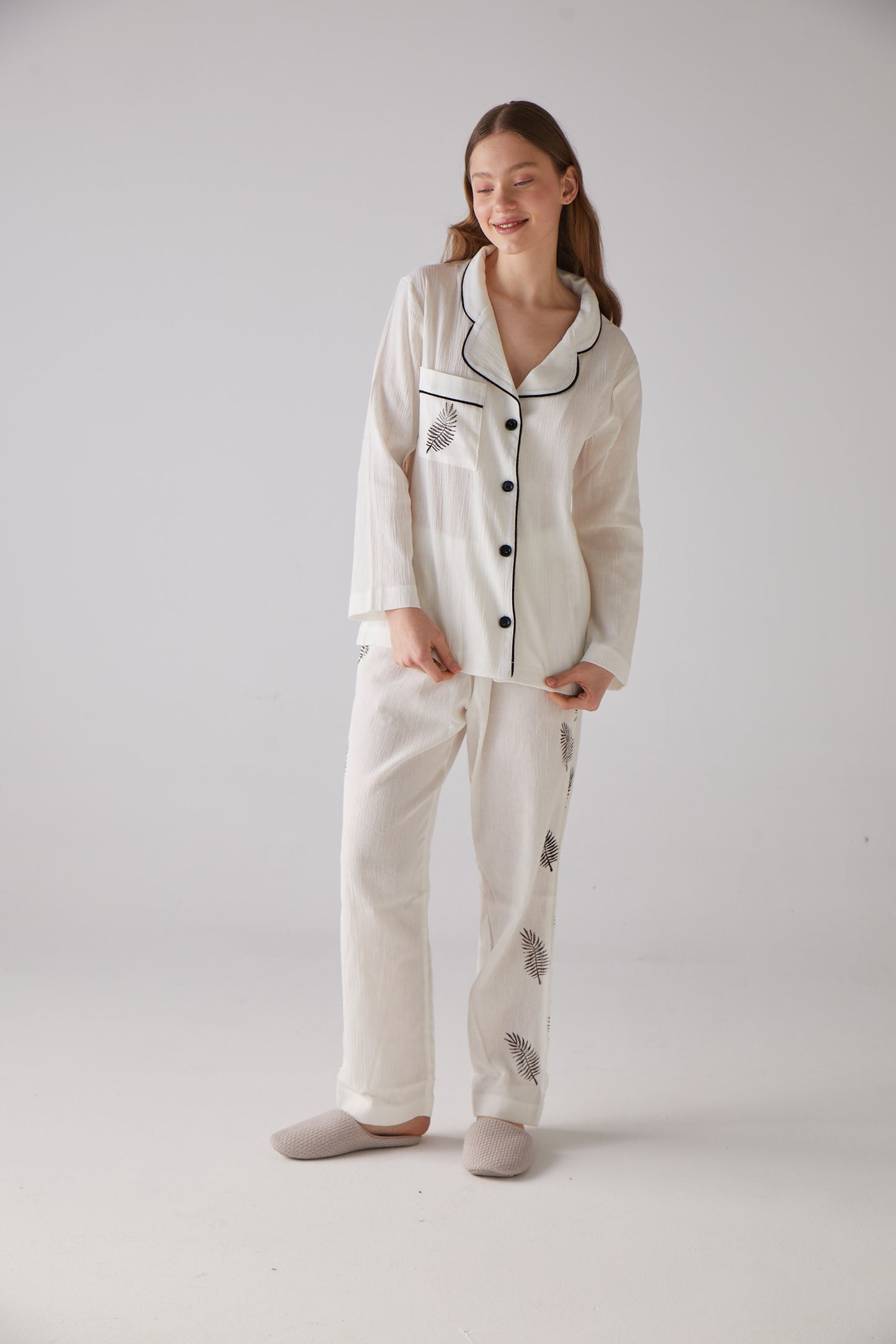 Ensemble Pyjama Long Blanc Motif Feuilles - 100% Coton Bio