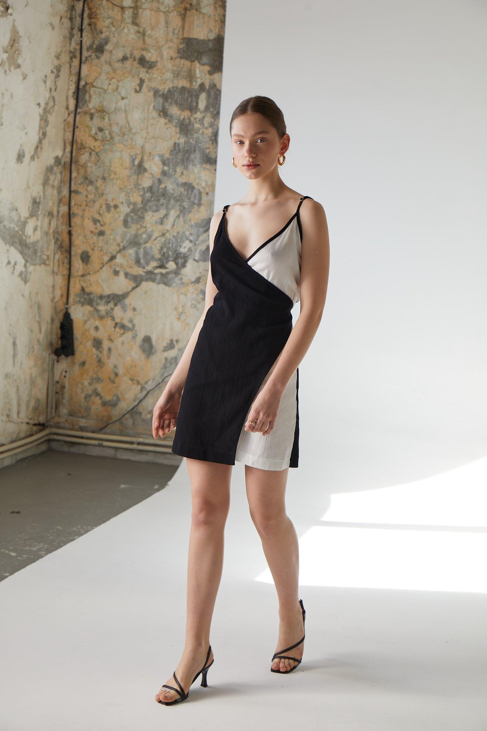 Mini wrap dress with tie-side in black %100 organic cotton - trendynow