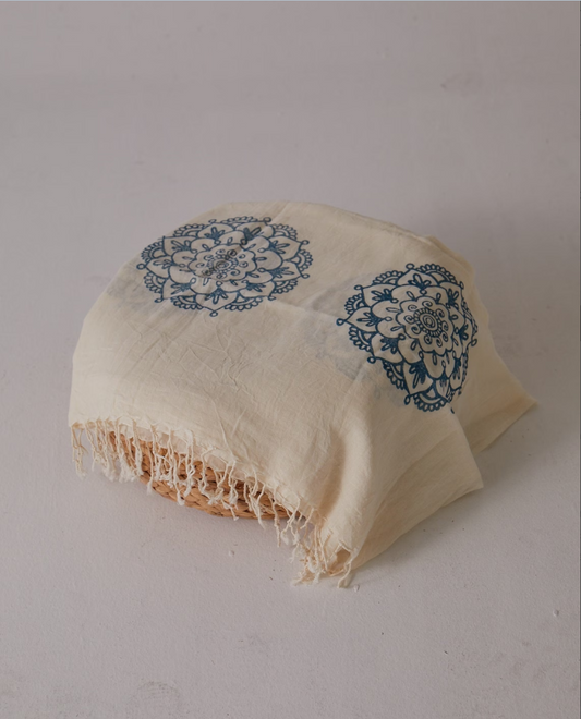 Blue Lace woodcut print Pareo ( 95cm*190cm) - 100% Organic Cotton