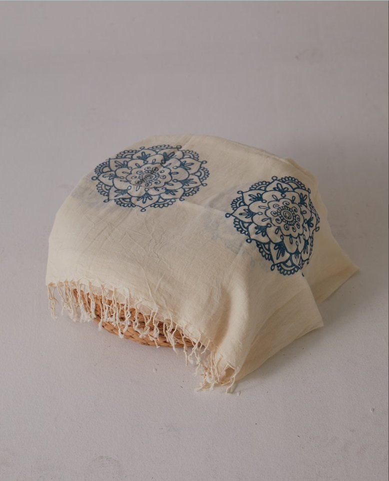 Blue Lace woodcut print Pareo ( 95cm*190cm) - 100% Organic Cotton - trendynow