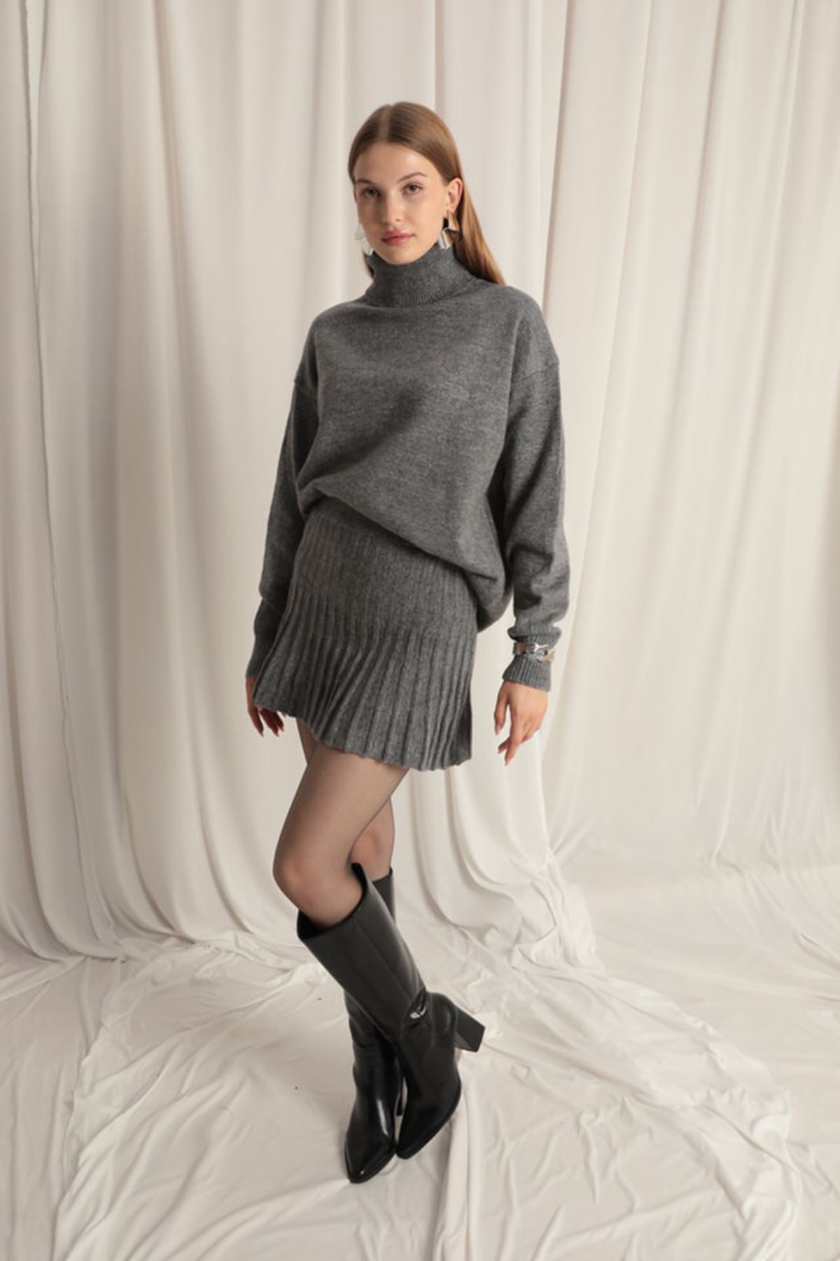 Knitwear Fabric Turtleneck Sweater Anthracite Skirt Set - trendynow