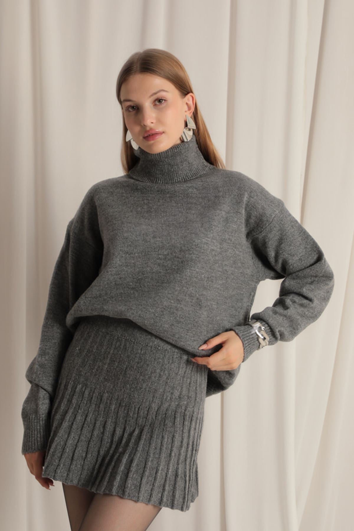 Knitwear Fabric Turtleneck Sweater Anthracite Skirt Set - trendynow