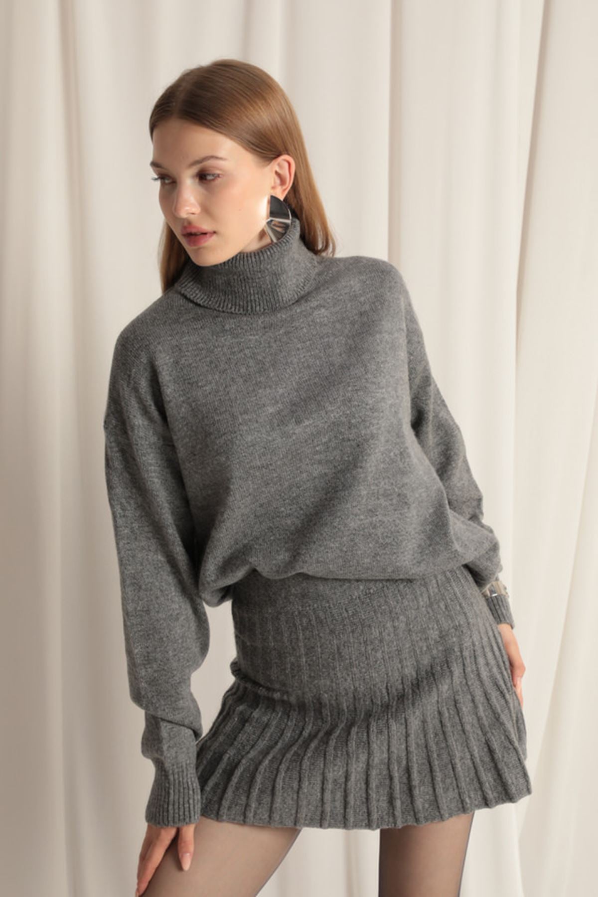 Knitwear Fabric Turtleneck Sweater Anthracite Skirt Set - trendynow