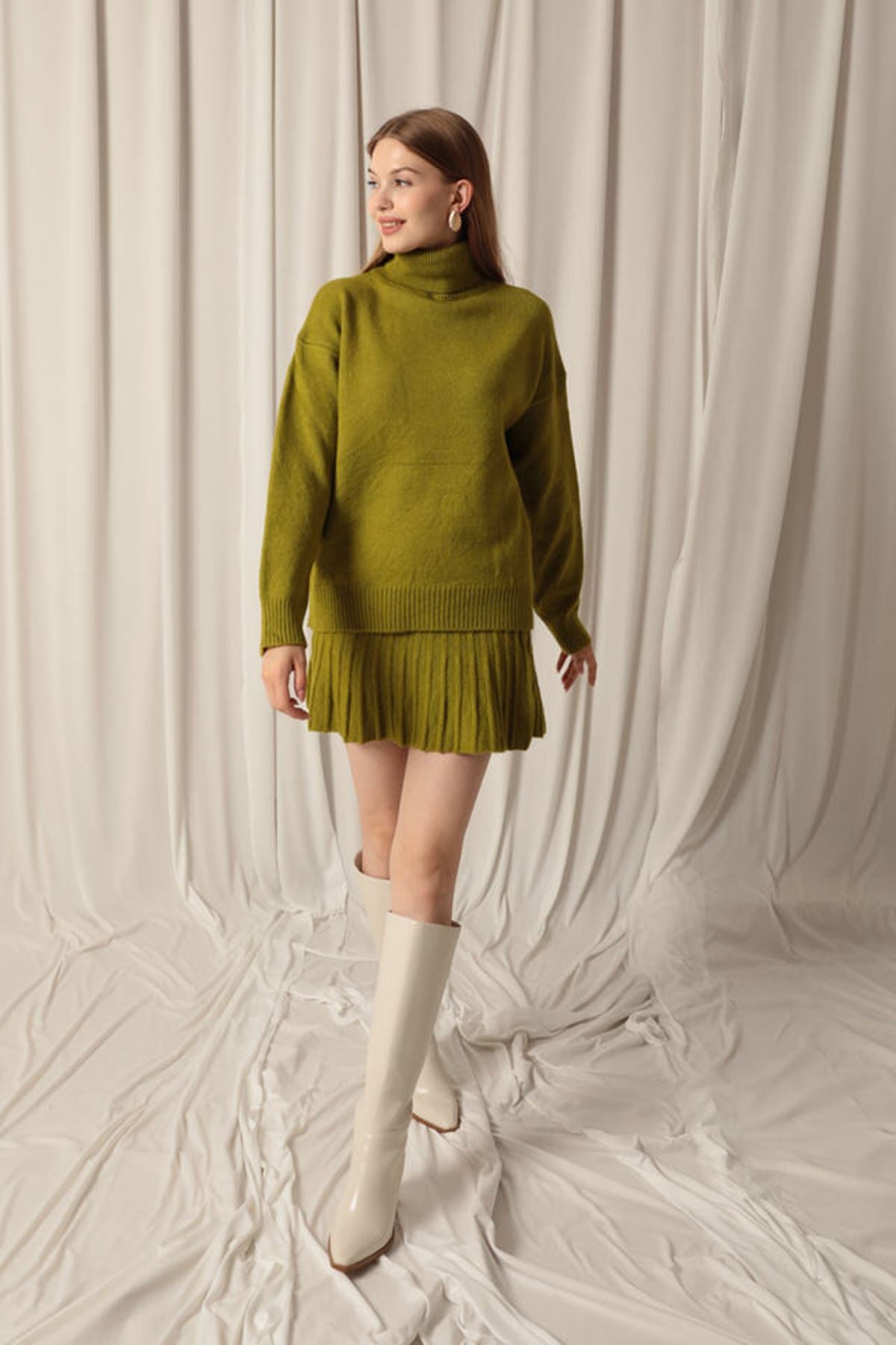 Knitwear Fabric Turtleneck Sweater Oil Green Skirt Set - trendynow