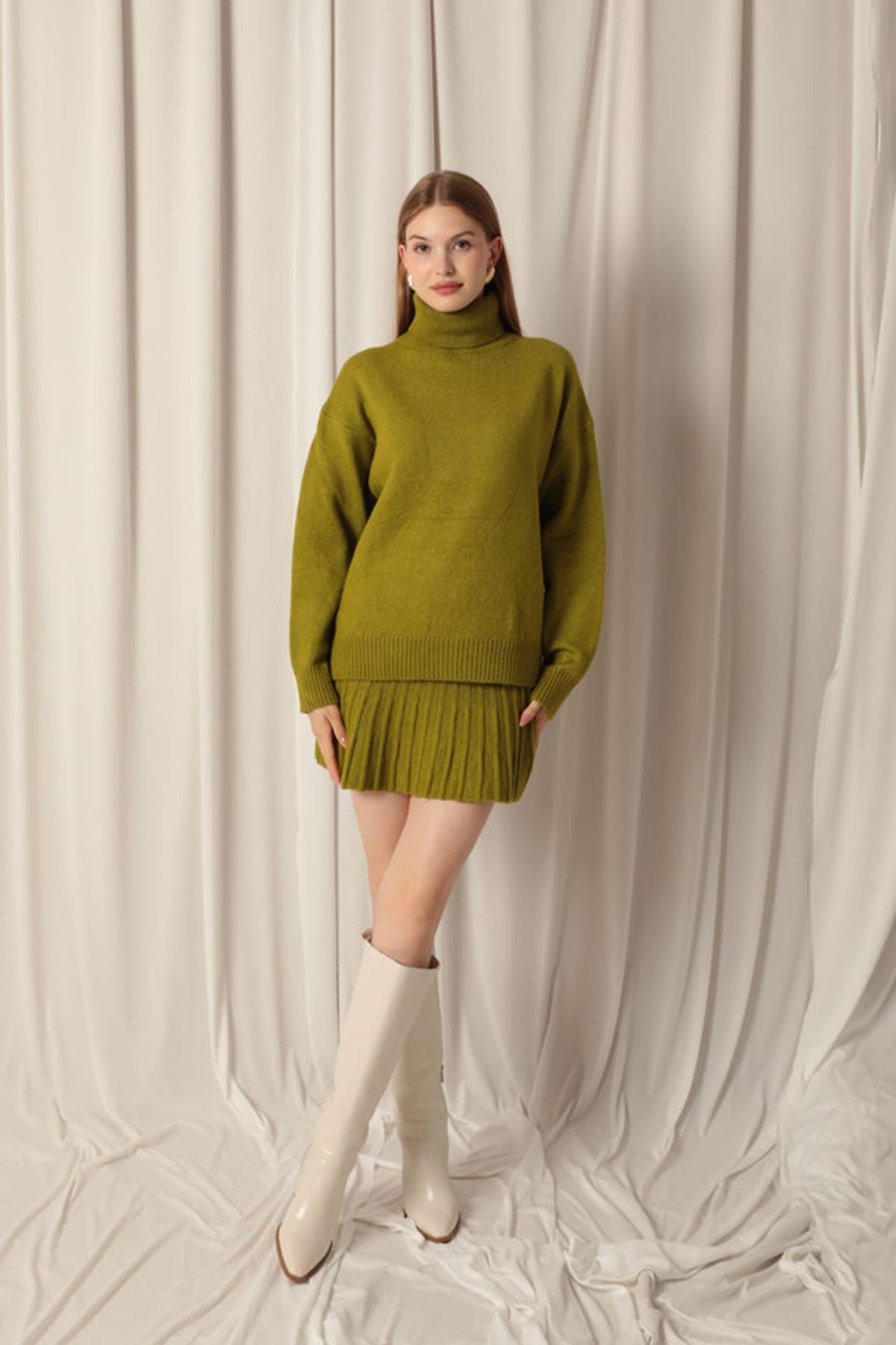 Knitwear Fabric Turtleneck Sweater Oil Green Skirt Set - trendynow