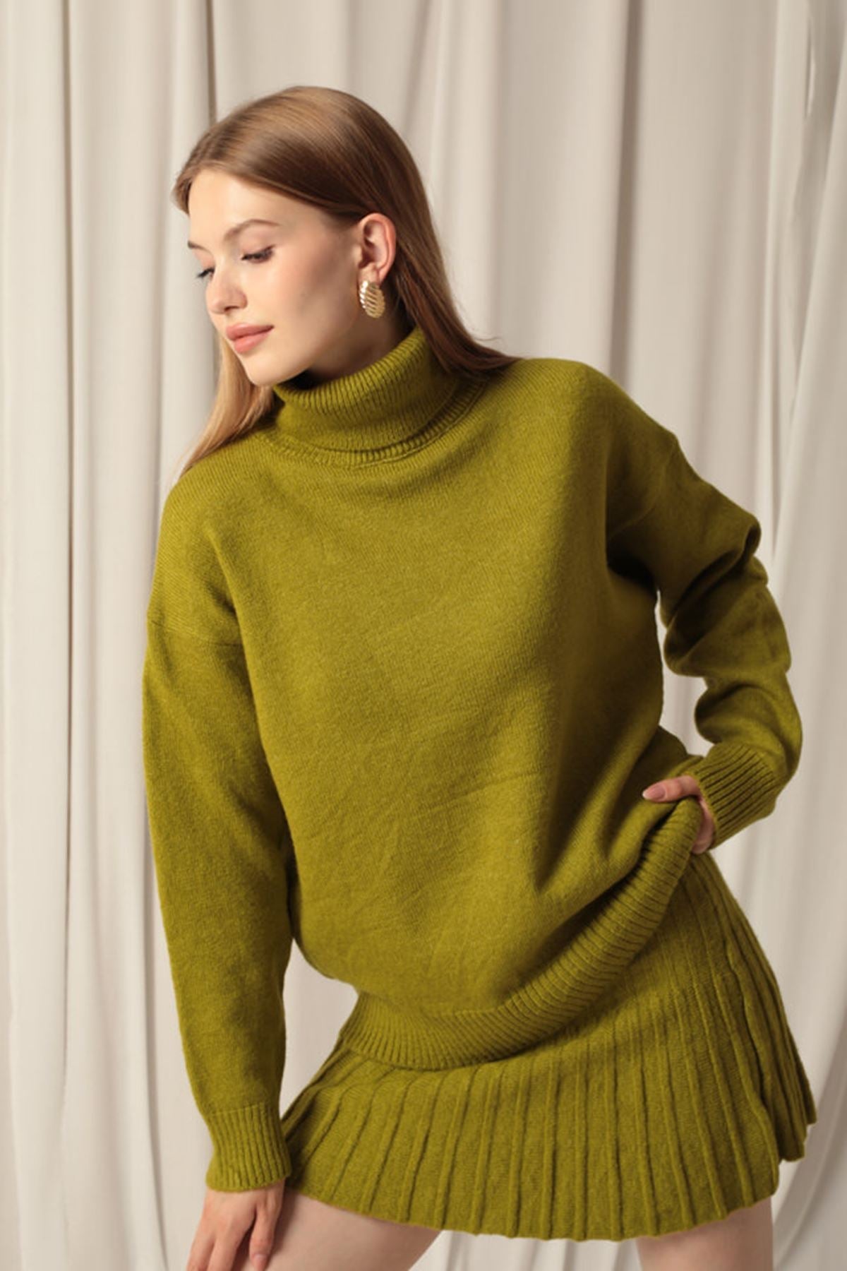 Knitwear Fabric Turtleneck Sweater Oil Green Skirt Set - trendynow