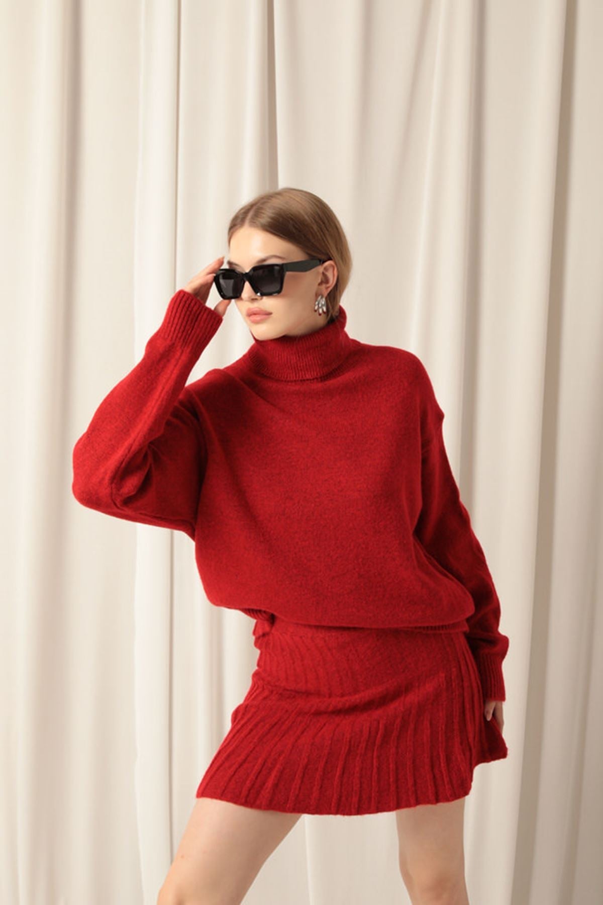 Knitwear Fabric Turtleneck Sweater Red Skirt Set - trendynow