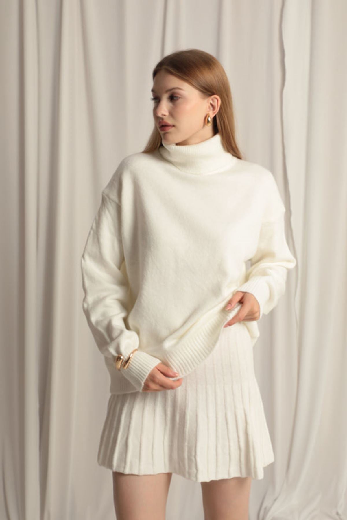 Knitwear Fabric Turtleneck Sweater white Skirt Set - trendynow