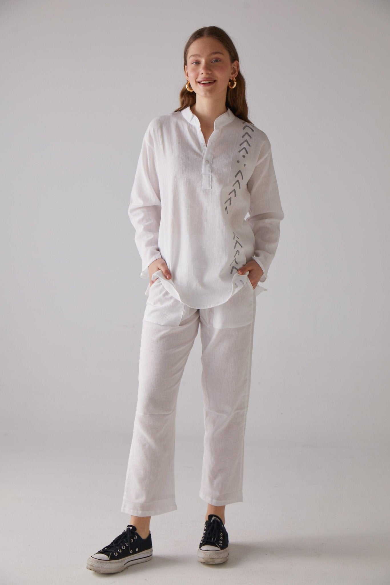 Long - Sleeve White Shirt with V Desing Pattern - 100% Organic Cotton - trendynow