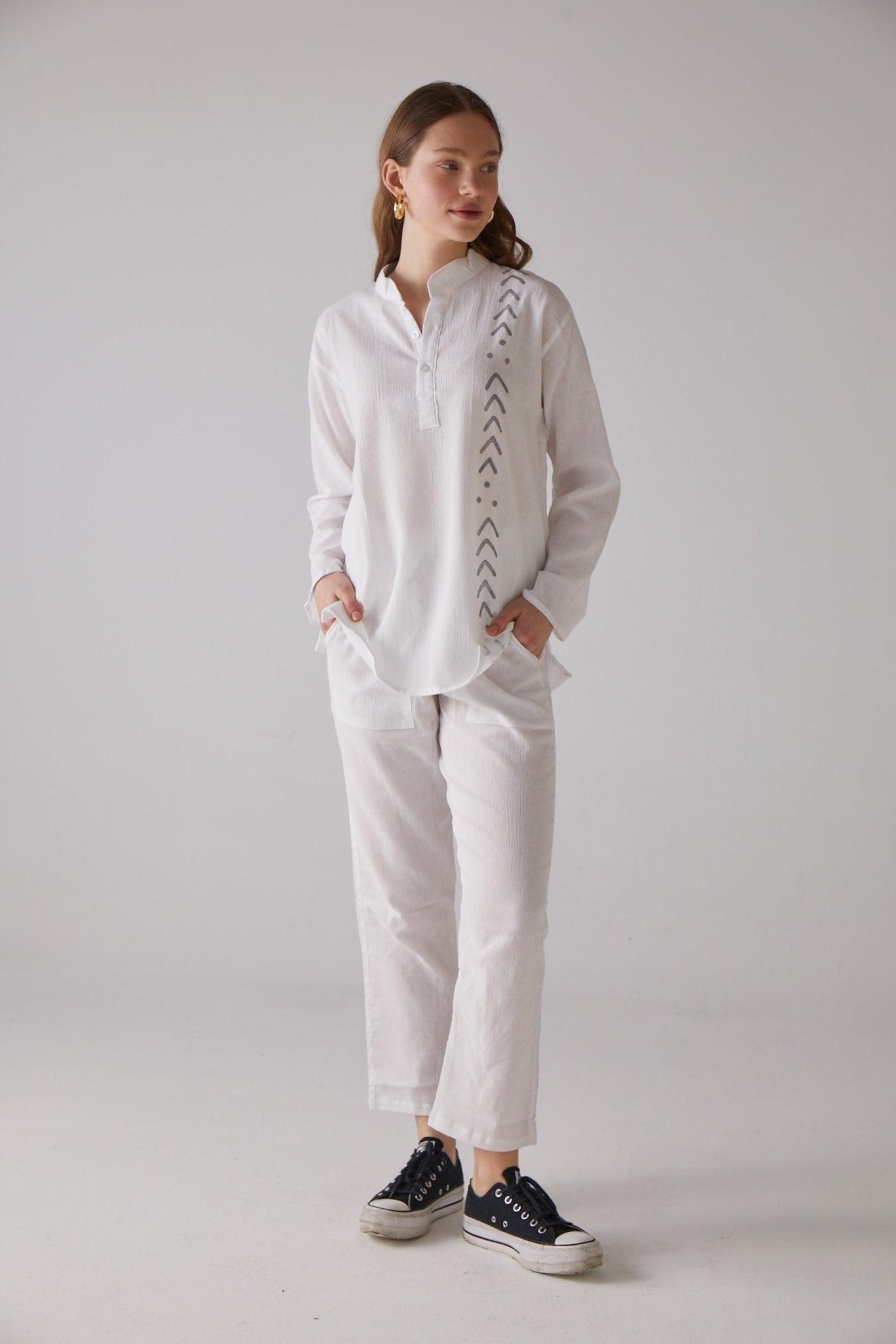 Long - Sleeve White Shirt with V Desing Pattern - 100% Organic Cotton - trendynow