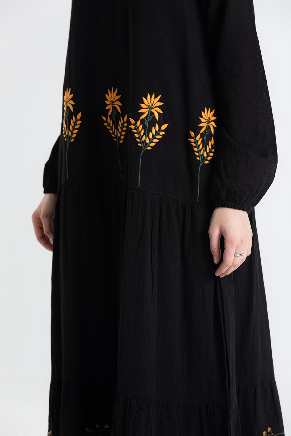 Long - sleeved Sile Cloth Dress With Floral Embroidery And Guipure Lace Detail At The Hem - trendynow