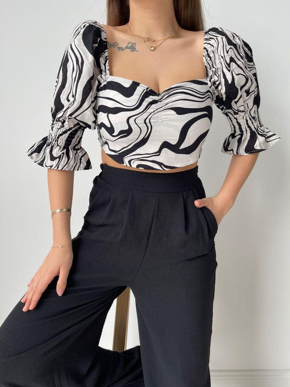 Puff Sleeve Cropped Lenght Poplin Blouse In All - over Printed - trendynow