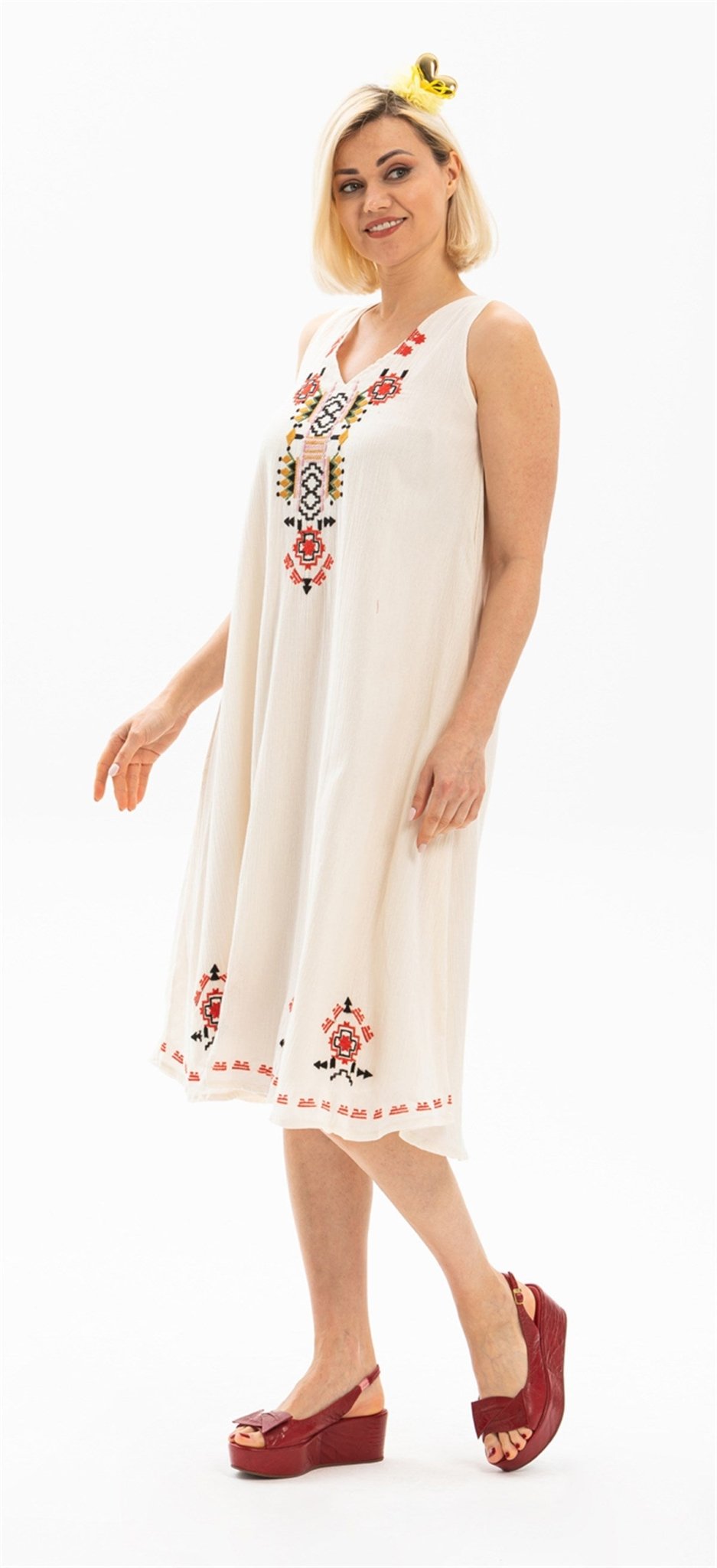 Sleeveless Ethnic Embroidery Midi Length Dress made of Sile Cloth - trendynow