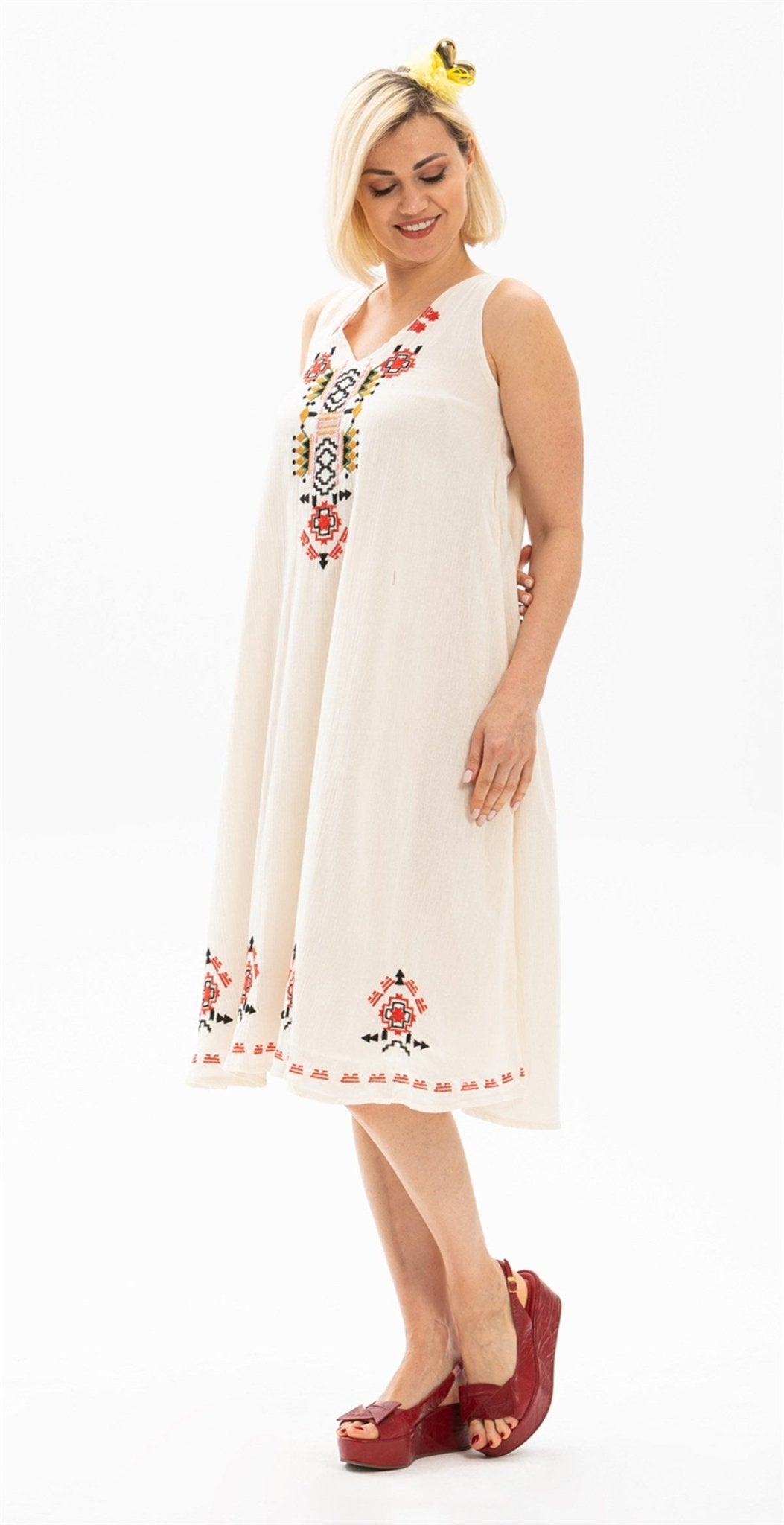 Sleeveless Ethnic Embroidery Midi Length Dress made of Sile Cloth - trendynow