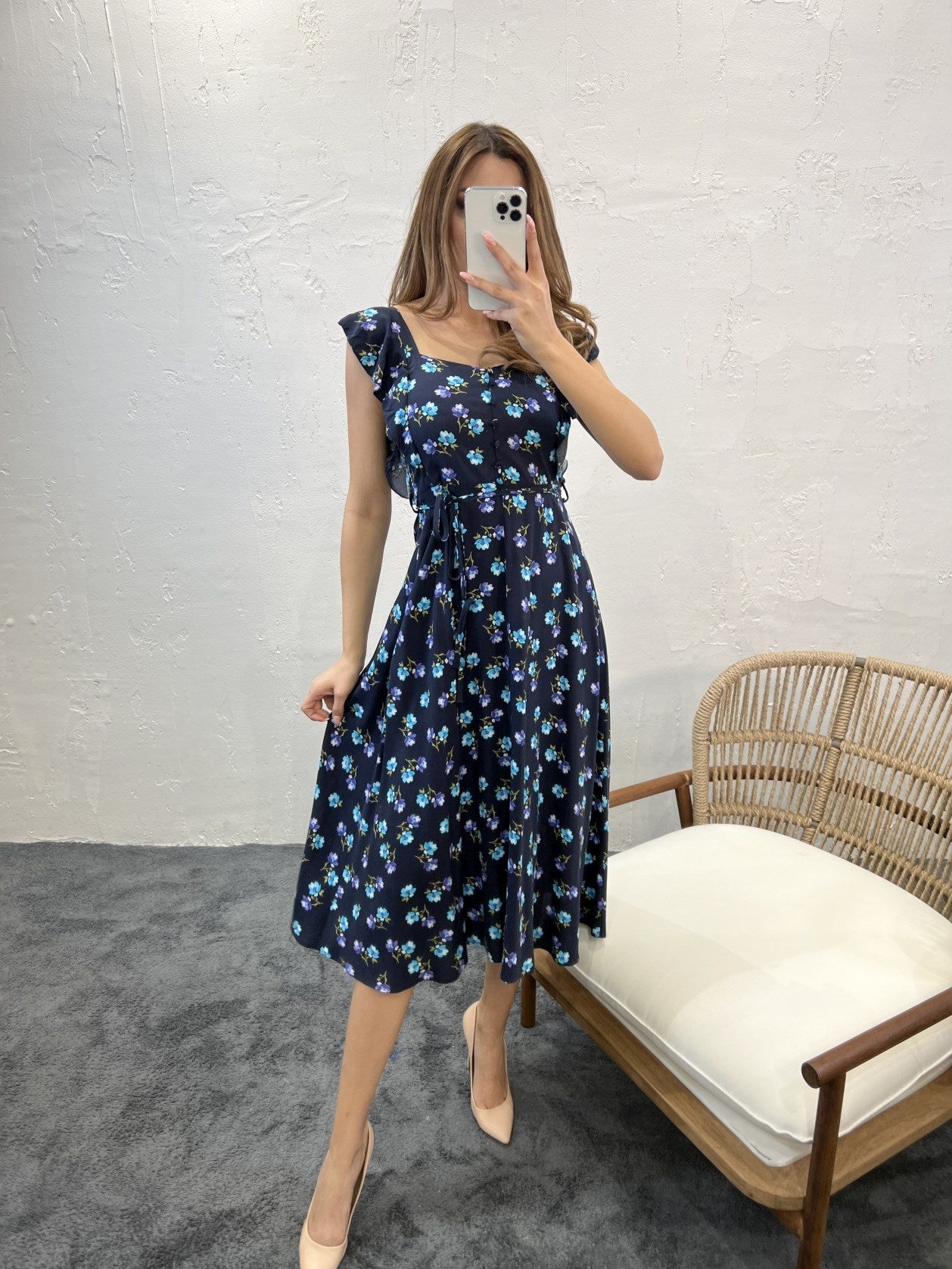 Sleeveless Midi Dress in Floral Print with Ruffels Details - trendynow