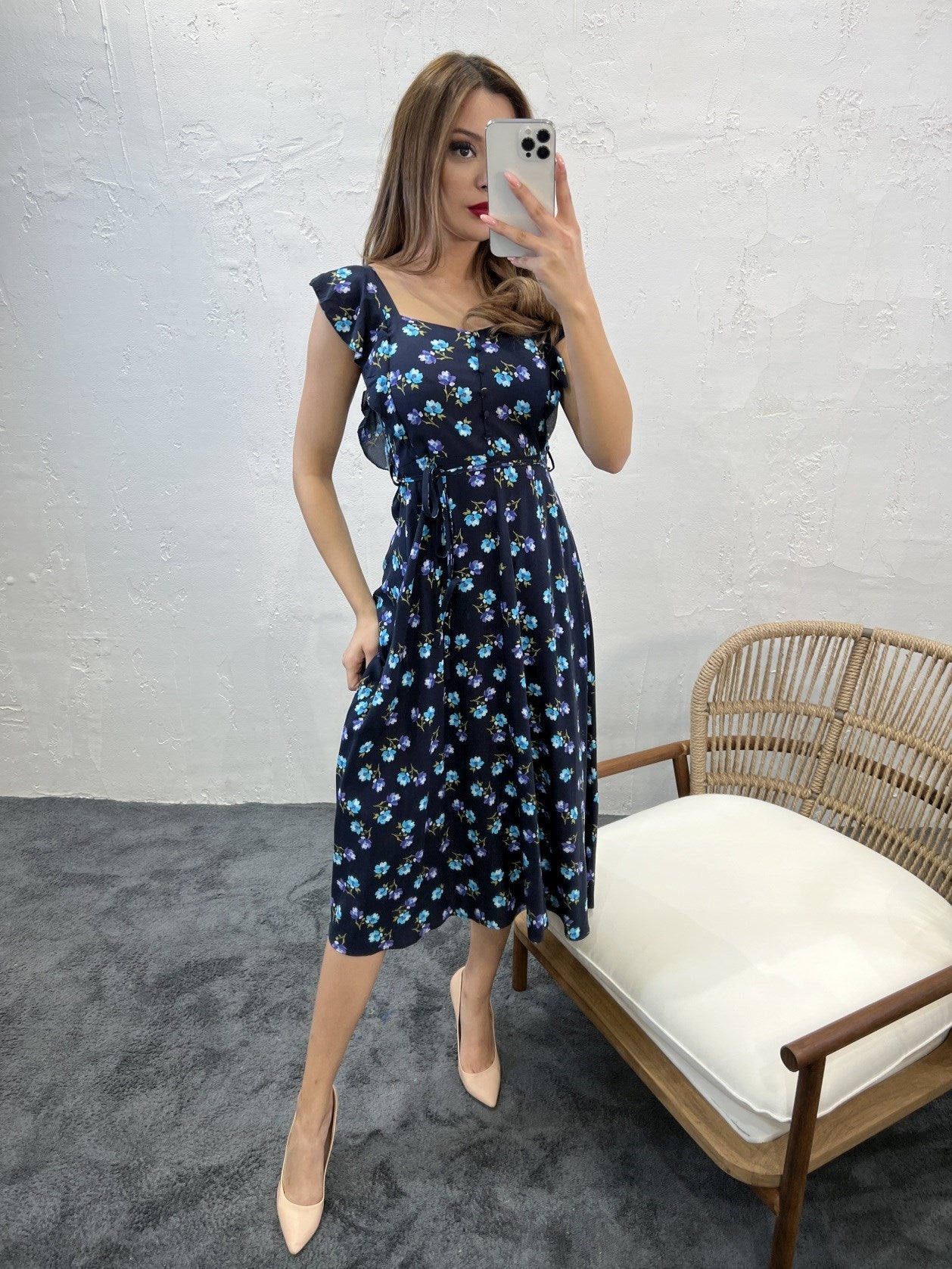 Sleeveless Midi Dress in Floral Print with Ruffels Details - trendynow