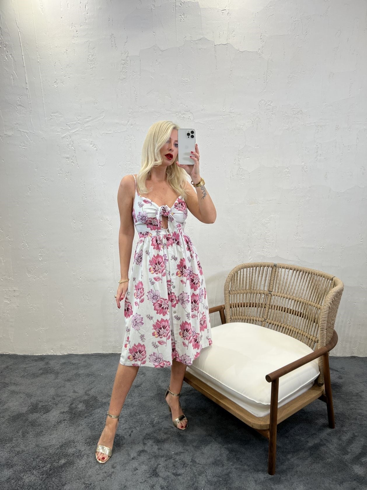 Sweetheart Neckline Strappy Midi Dress In Floral Print - trendynow