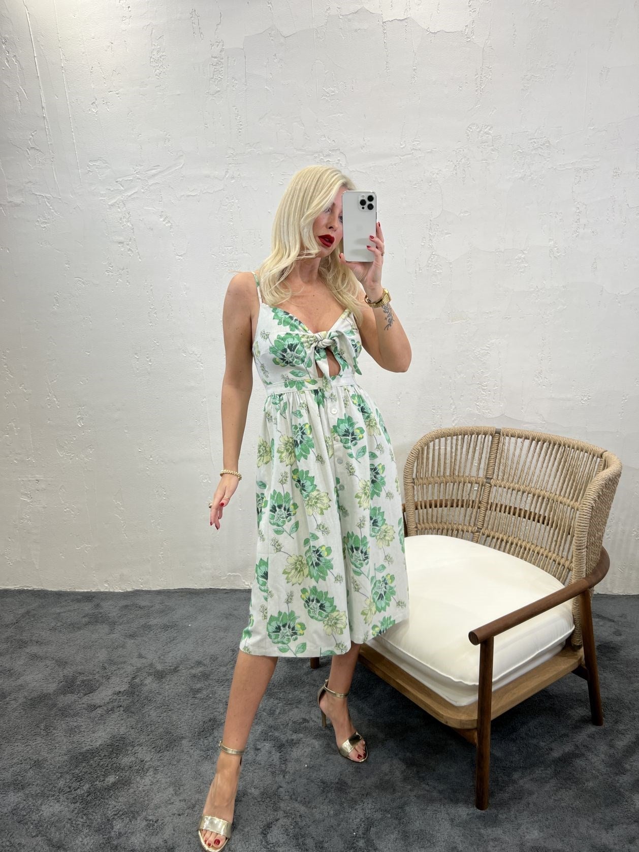 Sweetheart Neckline Strappy Midi Dress In Floral Print - trendynow